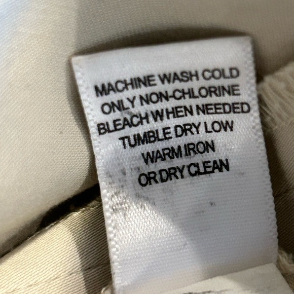 239. Banana Republic Bi-Stretch Pencil Skirt - Picture 5 of 5